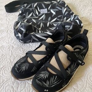 Ryka Kailee Mary Jane Style Shoes size 12 M with Matching Tote Bag